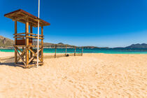 Majorca sand beach of bay of Pollensa, beautiful seaside, Spain, Mediterranean Sea von Alex Winter