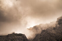 Wolkenverhüllte Berge by Stephan Zaun