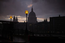 St Pauls Cathedral in the Rain von Django Johnson