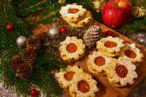 Adventszeit. Kekse mit Marmelade. Weihnachten. Gemalt. by havelmomente