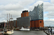 Hamburg, Blick zur HafenCity von Ulrich Senff