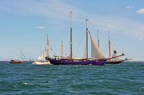 Traditionssegler zur Hanse Sail auf der Ostsee vor Warnemünde by Ulrich Senff