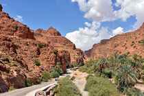 Marokko, Fantastische Berglandschaft in der Ait-Mansour-Schlucht by Ulrich Senff