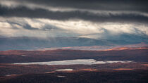 Landscape of Pieljekaise National Park in autumn with lakes and mountains in Lapland in Sweden by Bastian Linder