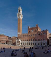 SIena: Der Palazzo Pubblico in Siena mit dem Torre del Mangia by Berthold Werner