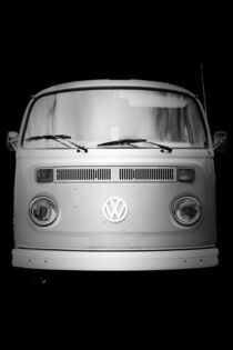 Vintage Camper Van by Jukka Heinovirta