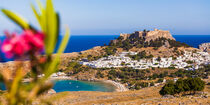 Lindos mit der Akropolis auf Rhodos by dieterich-fotografie