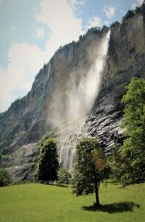 'Wasserfall in Lauterbrunnen in der Schweiz' von Susanne Winkels