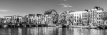 Magere Burg und Hausboote in Amsterdam by dieterich-fotografie