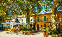 Stadtansicht von Valldemossa mit Straßencafe. Gemälde. von havelmomente