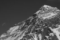 The summit of Mount Everest Khumbu Himalaya, Nepal von Jonathan Mitchell