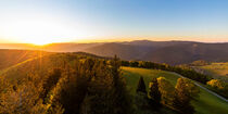 Blick vom Schauinsland im Schwarzwald bei Sonnenaufgang by dieterich-fotografie