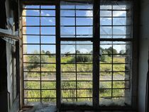 Der Blick durch das Fenster  von germartgallery