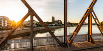 Hubbrücke und der Dom in Magdeburg bei Sonnenuntergang by dieterich-fotografie