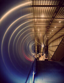 Rolltreppe Spiegelung im City Tunnel Leipzig by lichtbilder