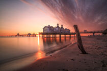 Seebrücke Sellin zum Sonnenaufgang - Sellin pier at sunrise von Stephan Hockenmaier