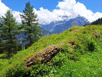 Jungfrau in Wolken by Ulrike Ilse Brück