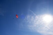 Parachute in the sky by ronxy