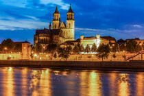 Dom und Fürstenwall in Magdeburg am Abend von dieterich-fotografie