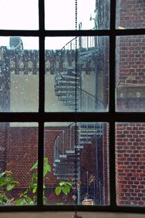 Fensterblick zur Wendeltreppe by Edgar Schermaul