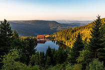 Mummelsee mit dem Berghotel im Schwarzwald by dieterich-fotografie