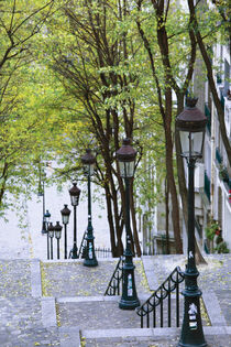 Paris, Montmartre, Rue de Foyatier. Steps to the Place du Sacre Coeur. Walter Bibikow / Danita Delimont von Danita Delimont