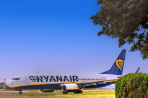 AIRPORT MEMMINGEN : RYANAIR by Michael Naegele