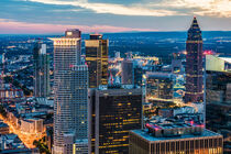 Frankfurter Bankenviertel in Frankfurt am Main am Abend by dieterich-fotografie