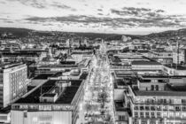 Skyline Stuttgart mit der Königstrasse - Schwarzweiss by dieterich-fotografie