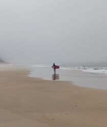 Lone Surfer (cropped) von David Senouf