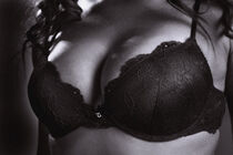 Black Bra von David Hare