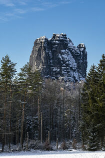 Winterlandschaft mit Sandsteinfelsen von Holger Spieker