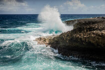 Crashing waves von Nicky Johanna