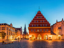 Historisches Rathaus am Marktplatz in Greifwald by dieterich-fotografie