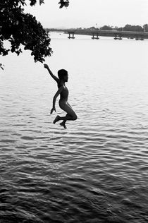 Leaping Boy von Mike Greenslade