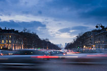 Night traffic at Place Charles de Gaulle, Paris von Ricardo Ribas