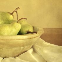 Sunny Pears in a Bowl von Priska  Wettstein