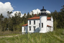 Admiralty Lighthouse and Ft. Warden on Whidby Island, WA von Danita Delimont