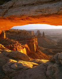 USA, Utah, Canyonlands NP, Mesa Arch on a winter sunrise von Danita Delimont