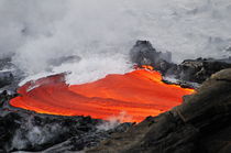 River of molten lava flowing to the sea, Kilauea Volcano, Hawaii Islands, United States von Sami Sarkis Photography