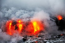 Steam rising off lava flowing into ocean, Kilauea Volcano, Hawaii Islands, United States von Sami Sarkis Photography