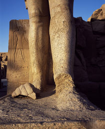 Ruins of a statue, Valley Of The Kings, Luxor, Egypt von Panoramic Images