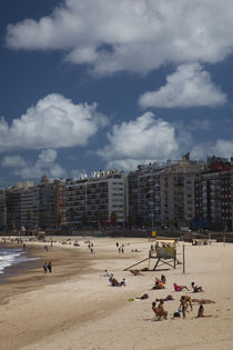 Tourists enjoying on the beach, Playa Pocitos, Pocitos, Montevideo, Uruguay von Panoramic Images