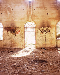 Interiors of a mosque damaged with fire, Syria von Panoramic Images