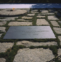 High angle view of the grave of Jacqueline Lee Bouvier Kennedy Onassis von Panoramic Images