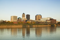 Buildings at the waterfront, Des Moines River, Des Moines, Iowa, USA von Panoramic Images