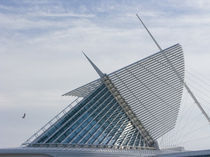 Museum in a city, Milwaukee Art Museum, Lake Michigan, Milwaukee, Wisconsin, USA von Panoramic Images