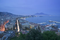 High angle view of a city at dusk, Mt Vesuvius, Naples, Campania, Italy von Panoramic Images