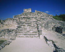 Ruins of an ancient building, El Rey ruins, Cancun, Quintana Roo, Mexico von Panoramic Images