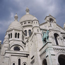 Low angle view of a church, Basilique Du Sacre Coeur, Montmartre, Paris, France von Panoramic Images